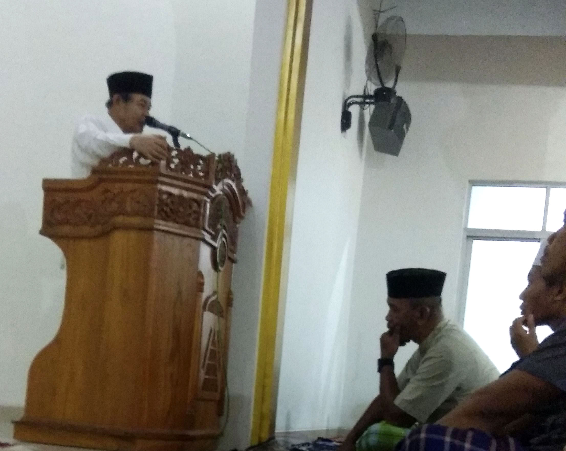 Civitas Akademik IPI mengadakan sholat Gerhana berjamaah di Masjid Kampus 1