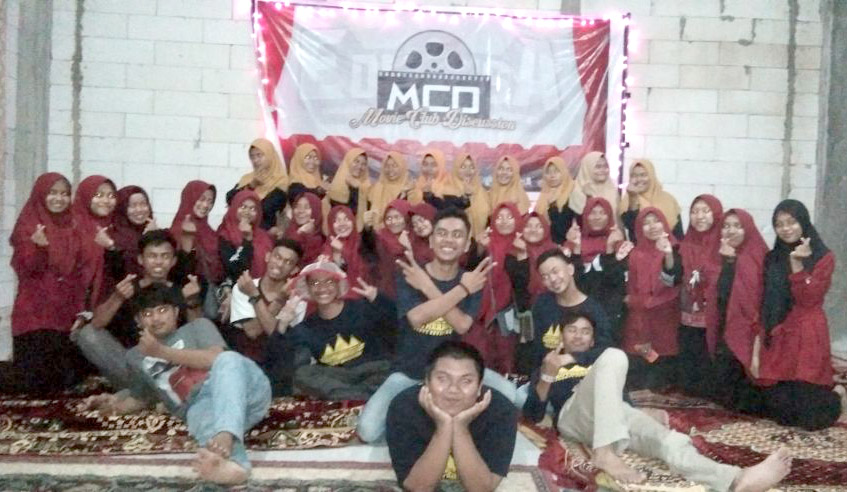 Nonton Bareng Di Bioskop Nya Institut Parahikma Indonesia (IPI)