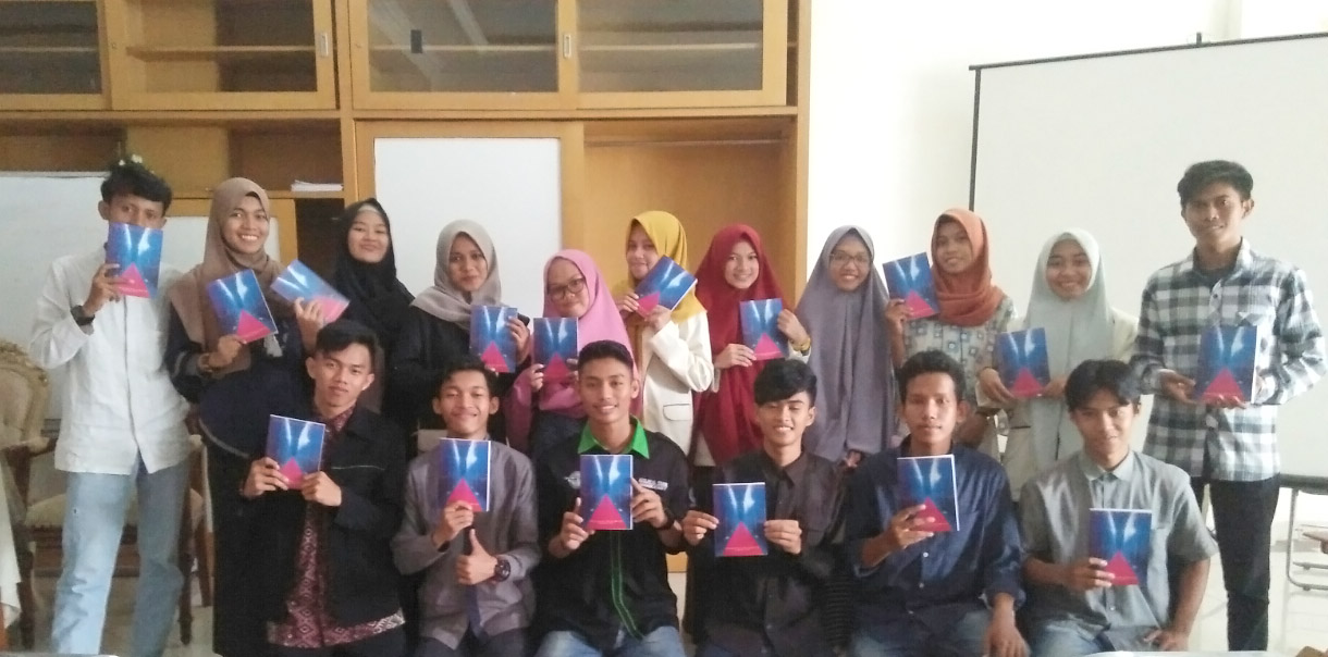 Belum cukup setahun, HIMAPRODI ini telah launching buku
