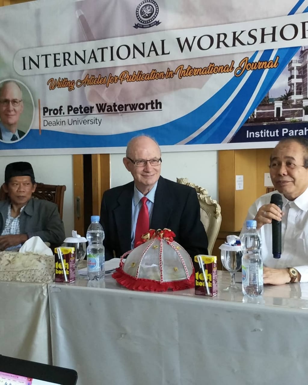 IPI Adakan Seminar Writing Articles for Publication in International Journal