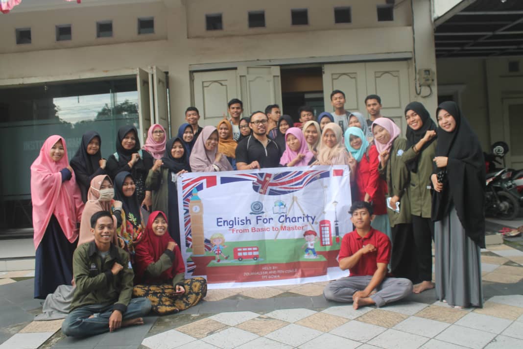 Kegiatan English for Charity (EFC): Belajar Sambil Beramal