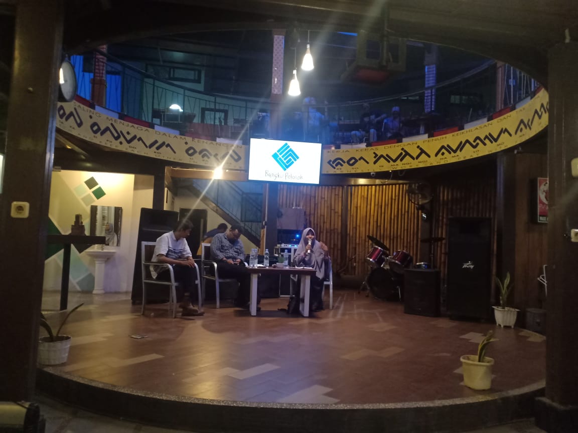 Bercengkerama dalam Ekosistem Pendidikan dan Budaya melalui Bazar Dialog Bangku Pelosok