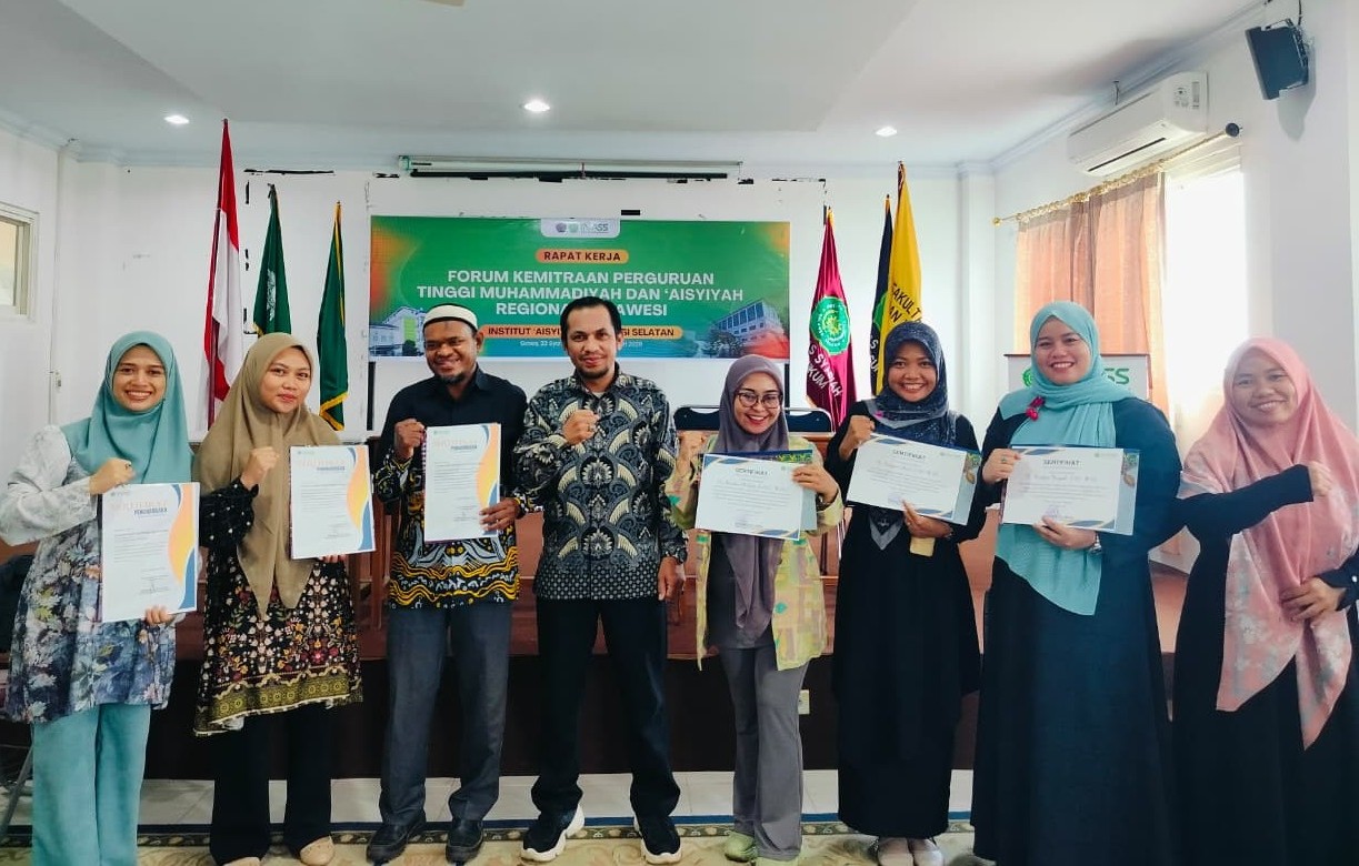 FTK INASS Apresiasi Dosen Peraih Gelar Doktor dan Prodi yang Sukses Raih Akreditasi.