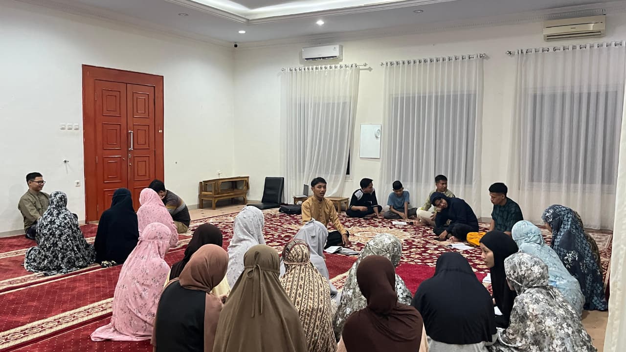 BACK TO CAMPUS, BACK TO ENGLISH: TRADISI AKADEMIK ASRAMA INASS.