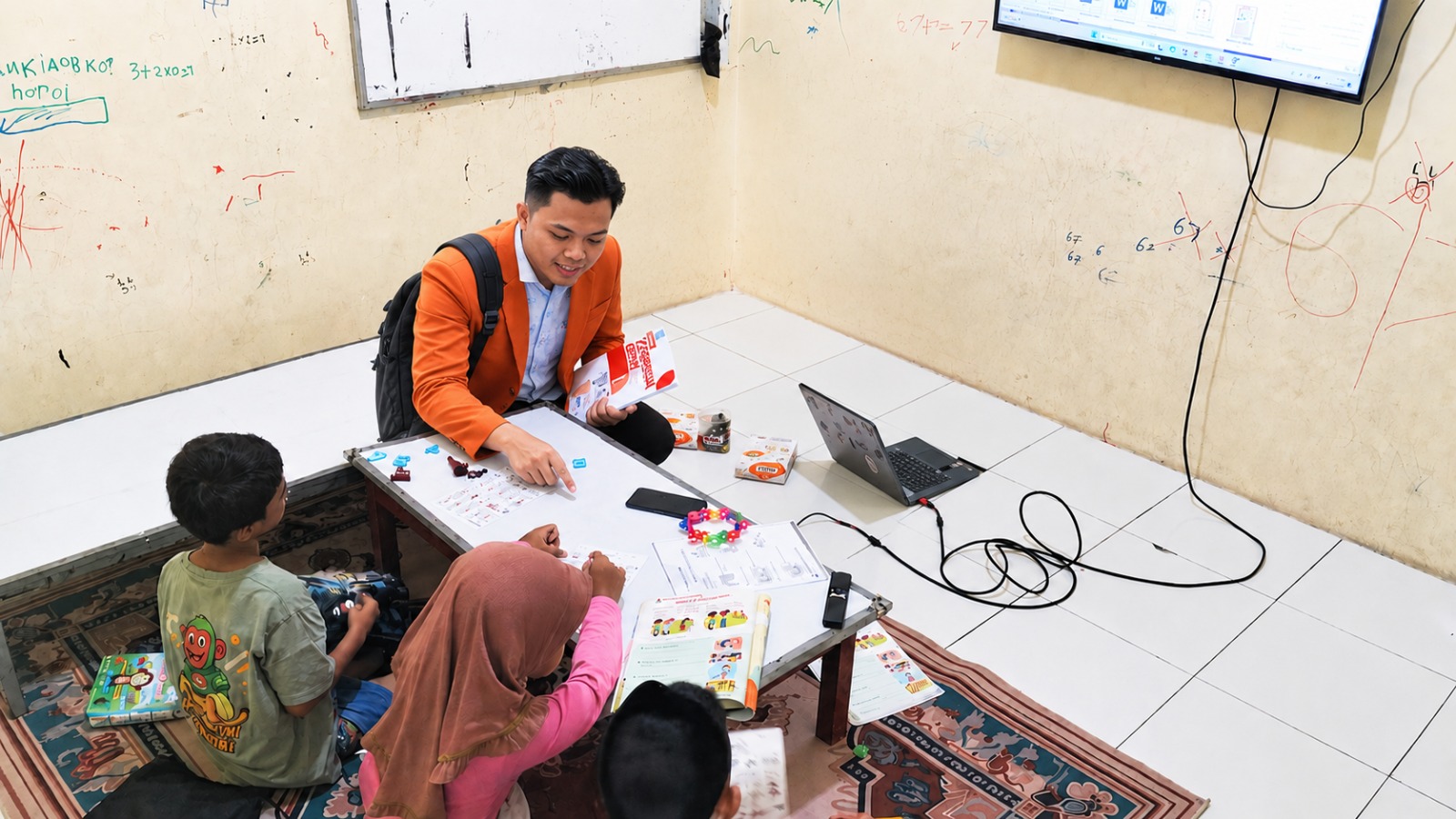 Menapaki Jejak Alumni: Mahasiswa Tadris Bahasa Inggris INASS Observasi Pembelajaran di Happy Institute Gowa.
