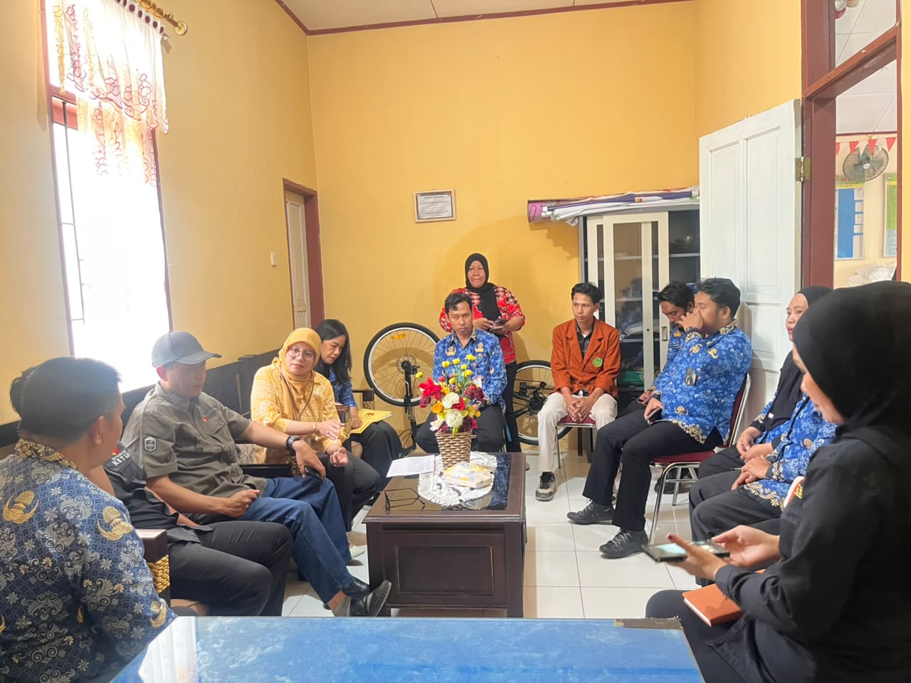 Implementasikan Ilmu Kepemiluan, Mahasiswa HTN INASS Turut dalam Pencocokan dan penelitian terbatas (Coktas) di Bontomarannu.
