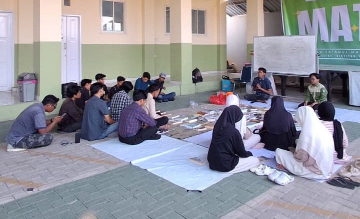 Himpunan MPI dan Kemanusa Gowa Gelar Bedah Buku Sekolah Itu Candu.