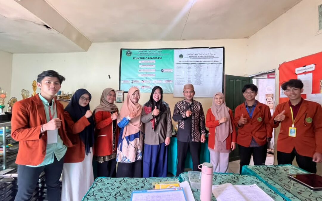 Hadir Membimbing, Dekan FTK INASS Kunjungi Mahasiswa PLP II di MAS ASH-SHALIHIN.