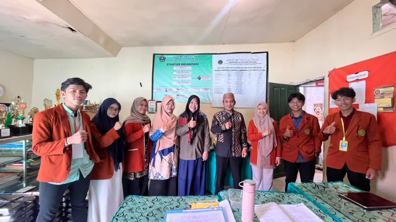 Hadir Membimbing, Dekan FTK INASS Kunjungi Mahasiswa PLP II di MAS ASH-SHALIHIN.